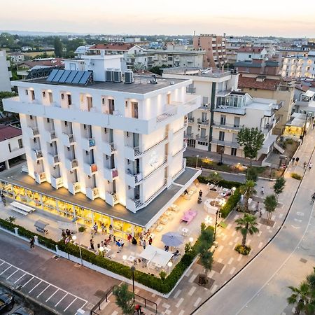 Hotel Albatros Rimini Buitenkant foto