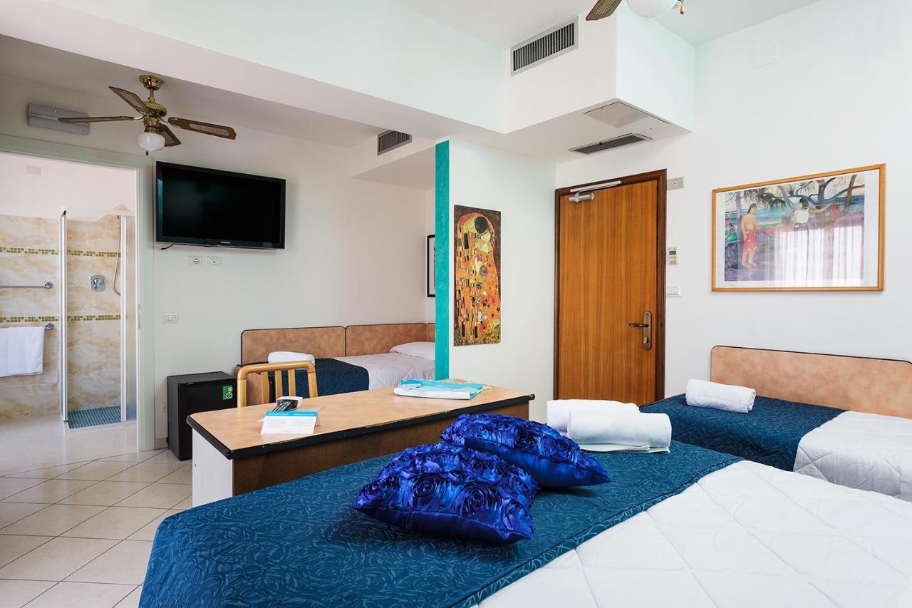 Hotel Albatros Rimini Buitenkant foto