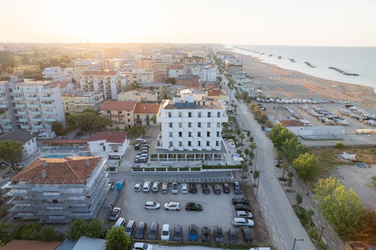 Hotel Albatros Rimini Buitenkant foto