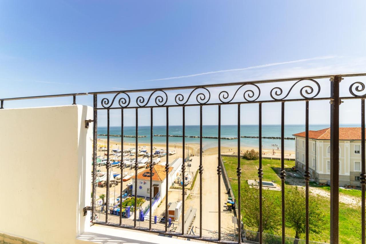 Hotel Albatros Rimini Buitenkant foto