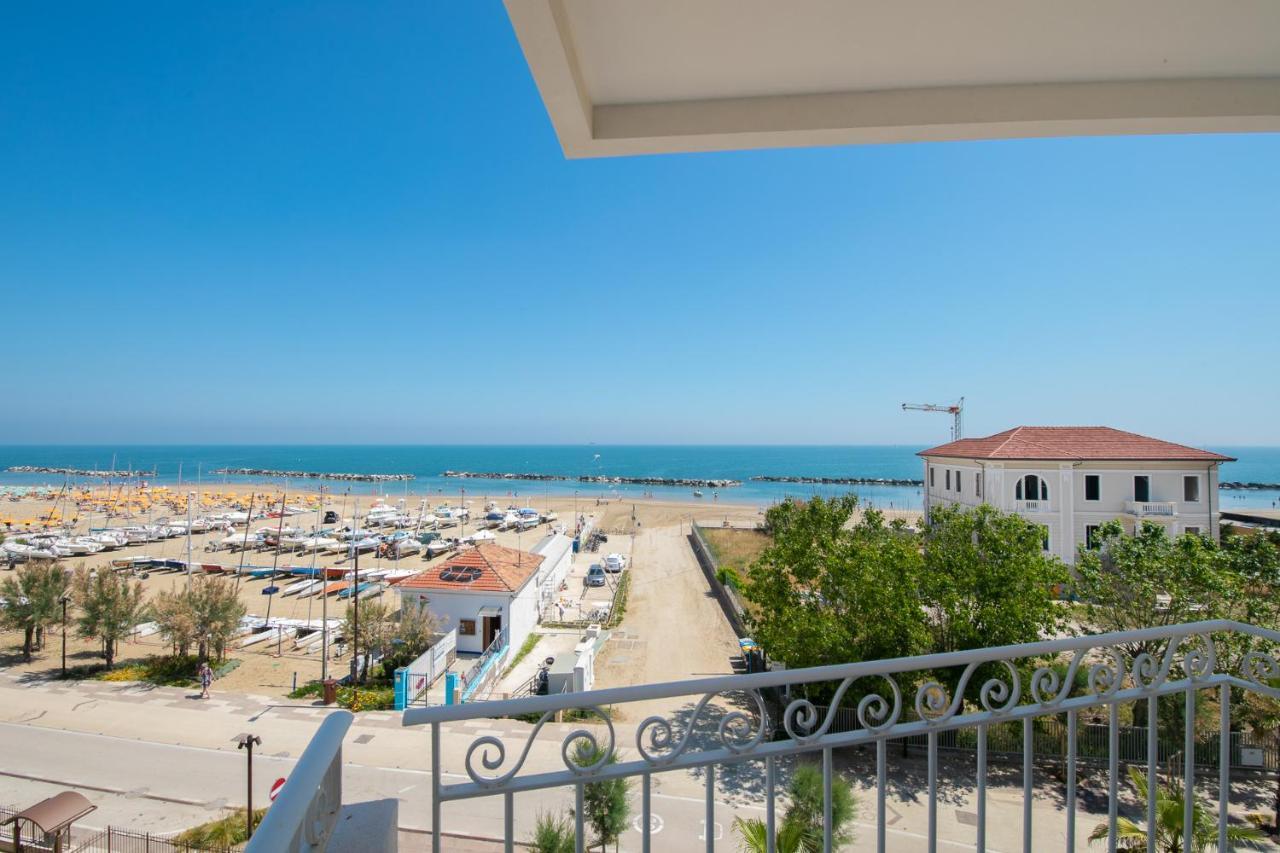 Hotel Albatros Rimini Buitenkant foto