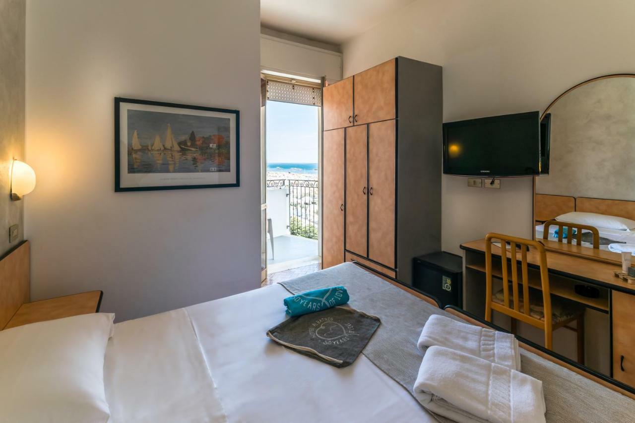 Hotel Albatros Rimini Buitenkant foto